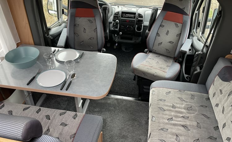 ⭐️⭐️⭐️ Super-Semi-Integralcamper für 2-4 Personen ⭐️⭐️⭐️