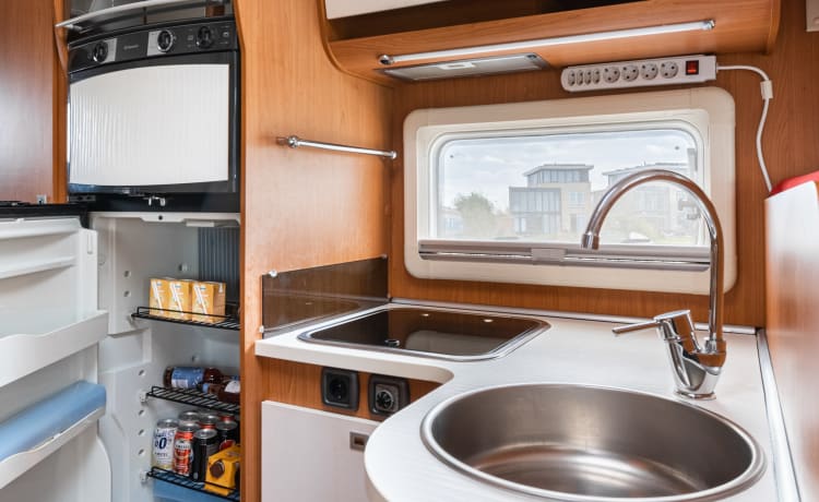 THERRY  T36 – Mooie Giottiline camper voor 4 personen 2 volwassenen en 2 kids