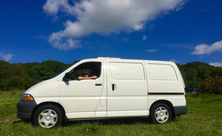 Motzzi  – Atemberaubender Van-Umbau – Buchen Sie jetzt für Glasto! 