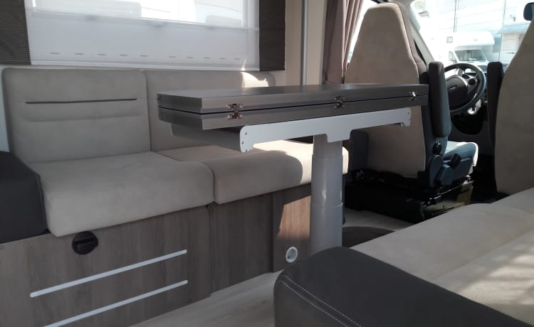 4p Chausson semi-integrated uit 2018