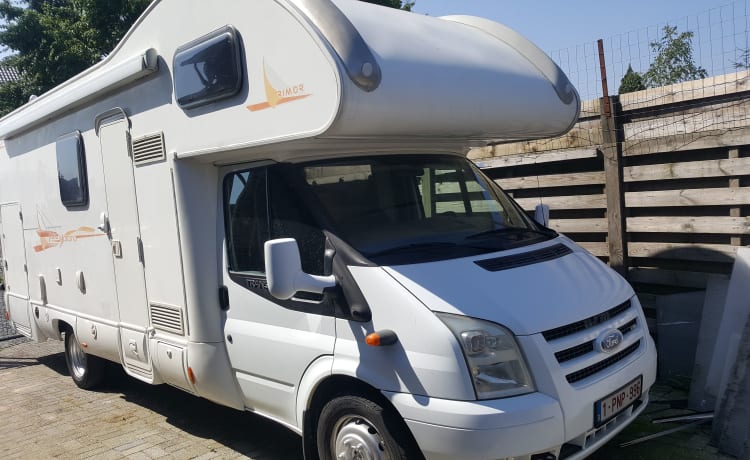 Rio – Ideal family camper, safely on the road with 4-6 people