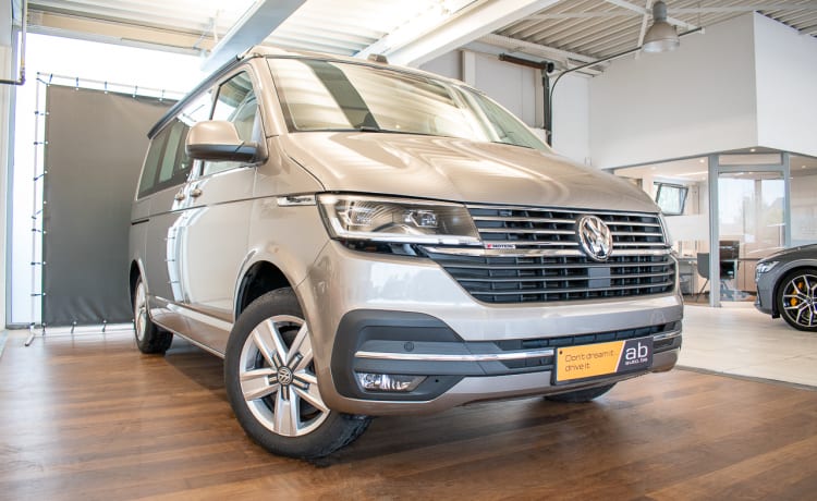 Bulli – 4p Volkswagen T6 California Ocean campervan from 2020