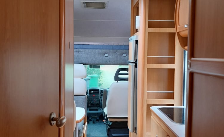 Spacious 4/5 pers. camper