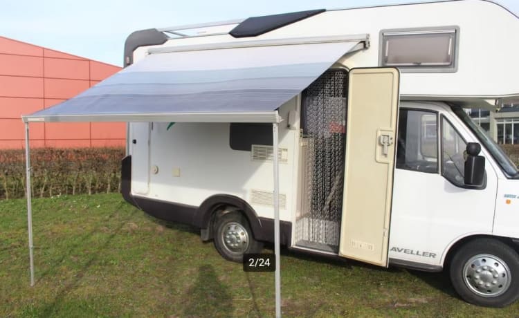 Sleek KNAUS Traveler 4p, 5.5m and double air conditioning!