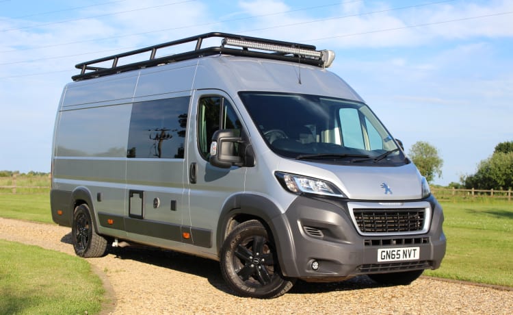 Modern Fully Equipped Sports Tourer by HR Multisport