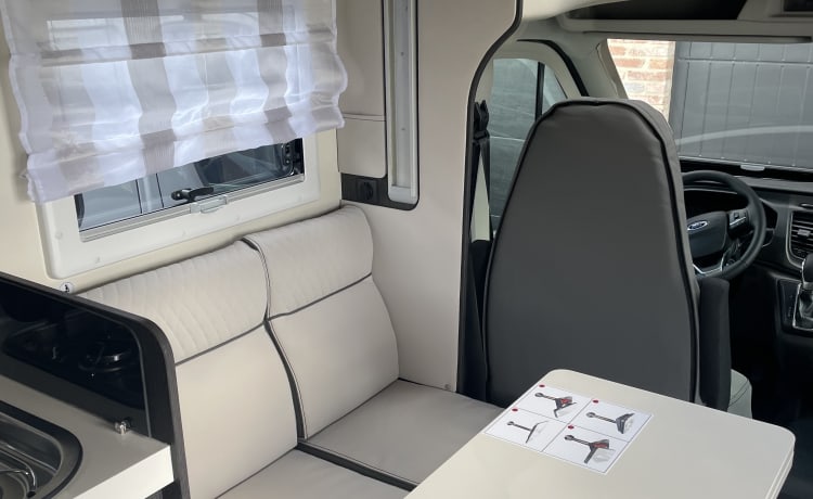 Feel Home on wheels – Nuovo e spazioso Roller Team 2023 con letto centrale