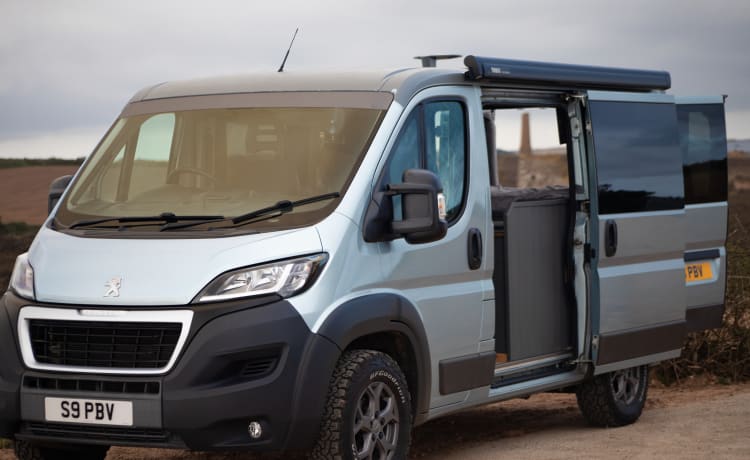 Peugeot Boxer-camper met 2 slaapplaatsen