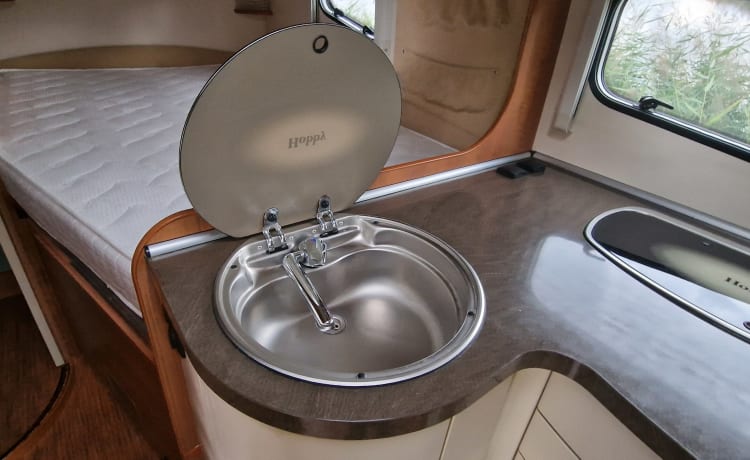 compacte luxe hobby camper met dakairco!