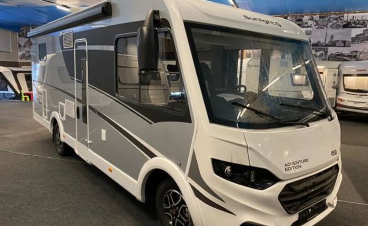 7 – Luxe, riante automaat camper met enkele bedden!