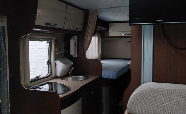 ci elliot 85p – Camper with 2 single beds and air conditioning on the engine and kilometers free