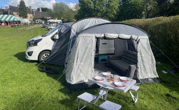 Lexi – 4 berth Vauxhall vivaro 