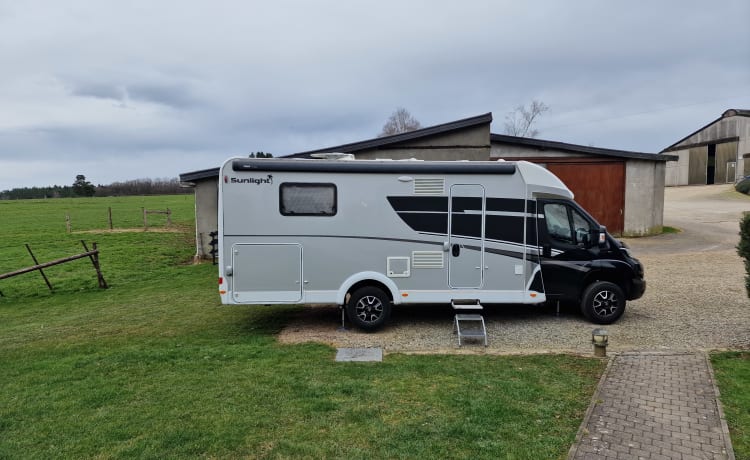 Beau 4pers. Camper Sunlight semi-intégré à partir de 2020