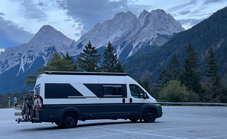 Fiat Ducato bus camper from 2012, automatic and 180HP (!)