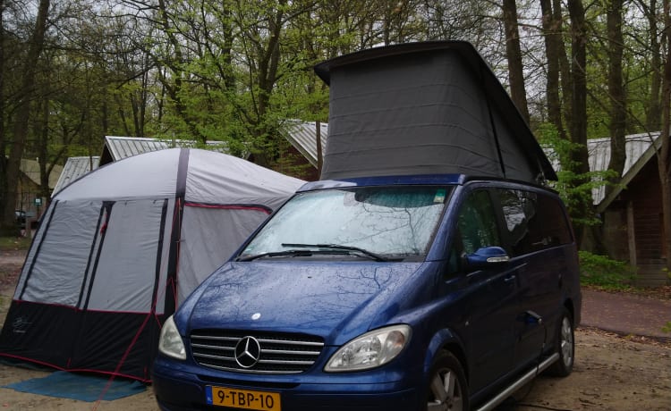 Brulaap – Ontdek de Luxe en Avontuur met onze goed uitgeruste Mercedes Camperbus!