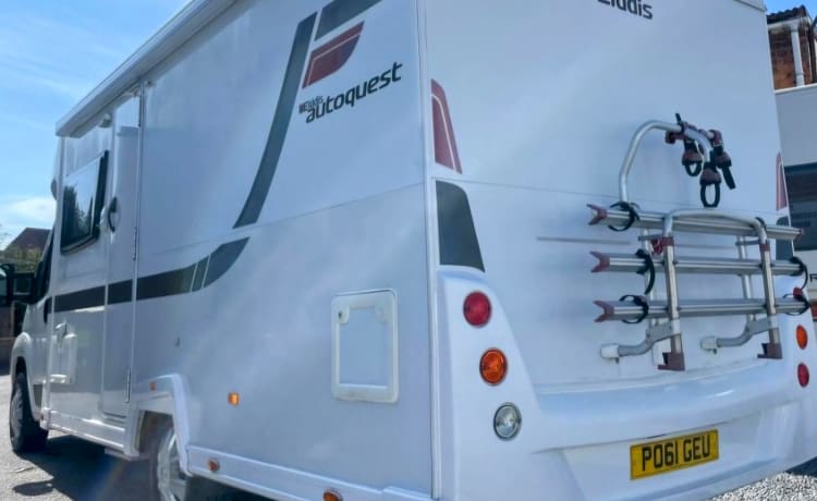 SOPHIE  – Fully Equiped 4 berth Peugeot Motorhome