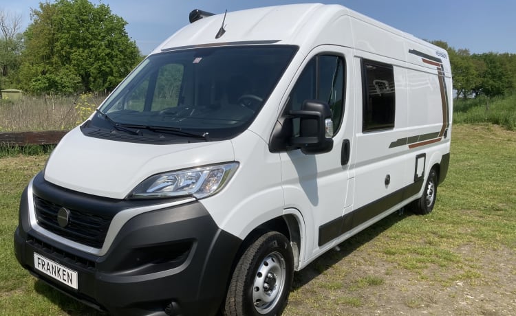 Magnifique Weinsberg CaraBus 600 presque neuf de 2023