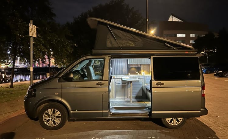 Herdy – Volkswagen Wohnmobil mit 4 Schlafplätzen