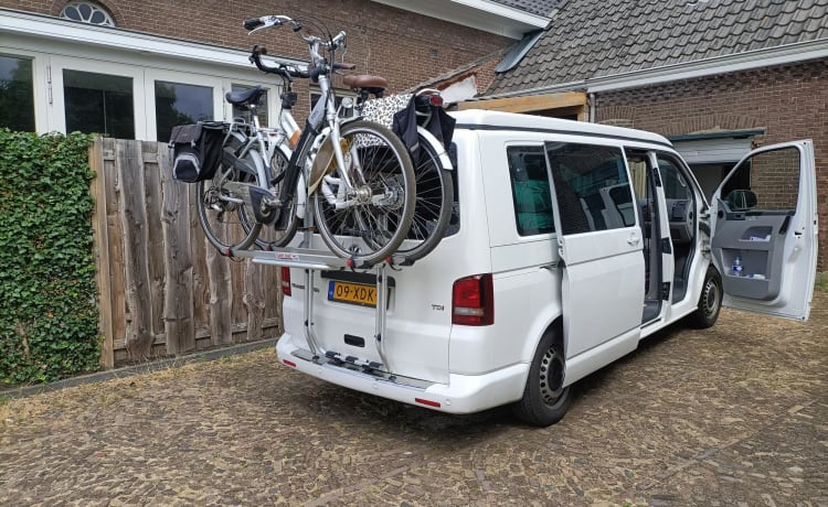 Gezellige 4p Volkswagen camper met nieuw interieur 