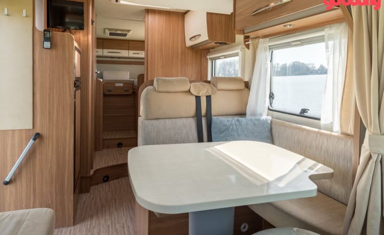 Camper Diem Familia – 4p Carado semi-integrated from 2016