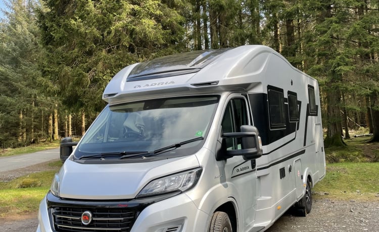 5* Rolling Luxury – Adria Matrix Supreme 21 - 4,5 slaapplaats