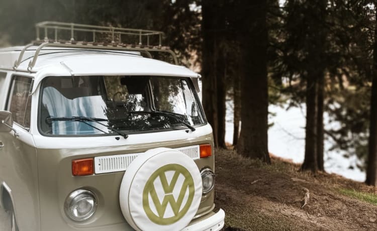 Natalie 1973 – 4 berth Volkswagen campervan from 1973