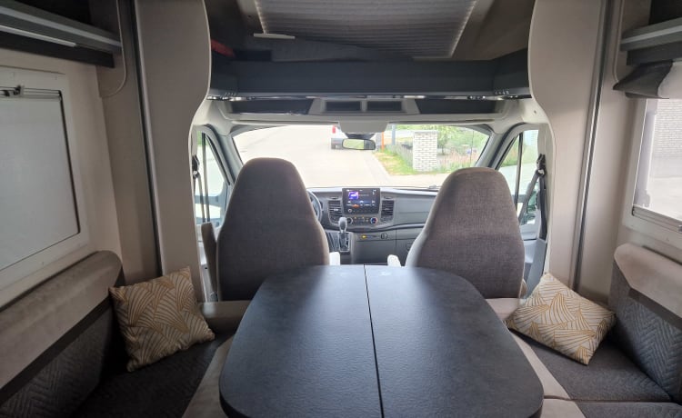 Chausson 720 Titanium Premium (chambre séparée avec lit superposé !)