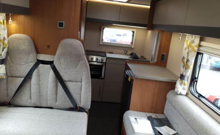 Nouveau Roomy 4 couchettes Tribute 615 (Blackburn)