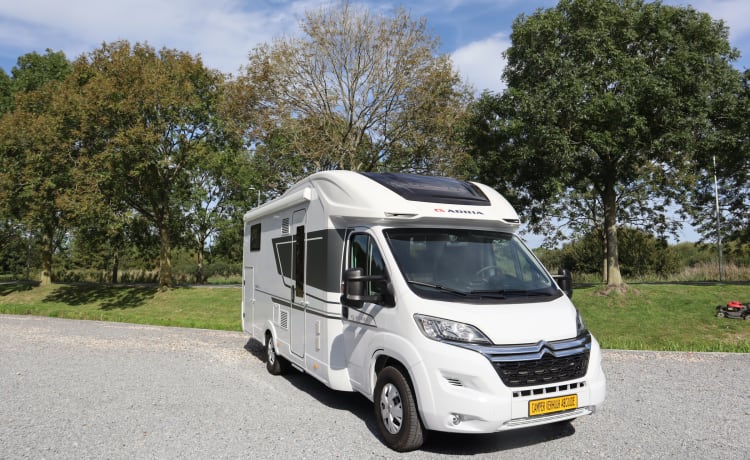 4p Adria Mobil semi-integrated 140 PK uit 2022