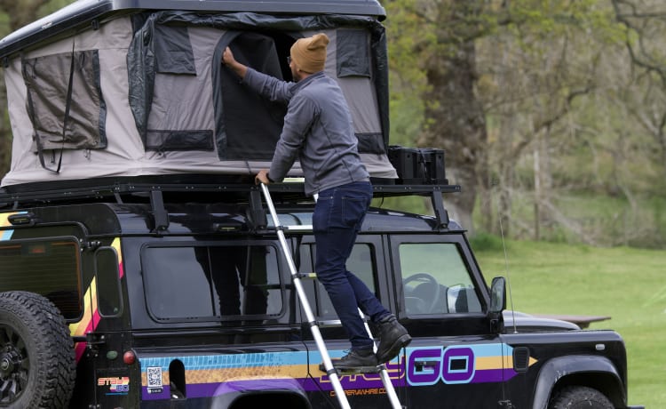 The Sheriff – Land Rover Defender Overland Adventure Camper avec auvent 270