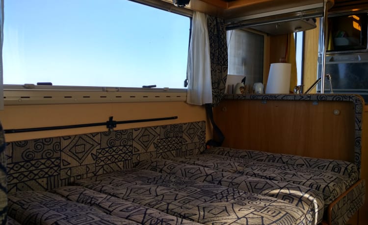 A holiday in Sardinia aboard a practical and spacious camper