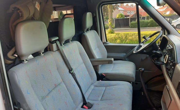 Gezellige en nette 3p VW camperbus  2.5TDI