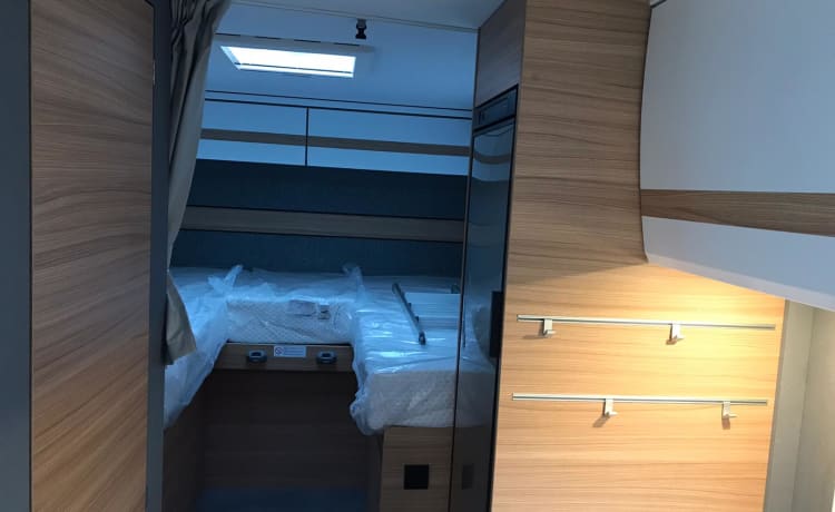 Just T6812 – Dethleffs motorhome for 2 persons