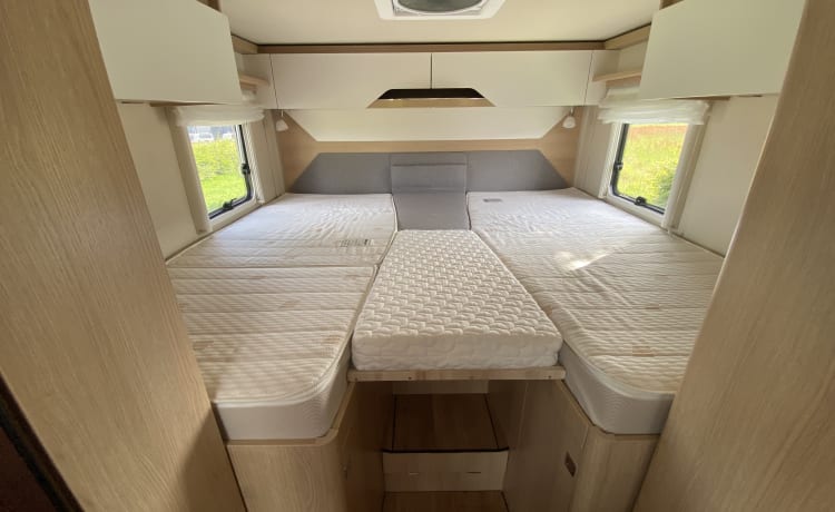 Vrijheid op wielen – Powerful luxury Hymer Mercedes camper semi-integrated from 2019