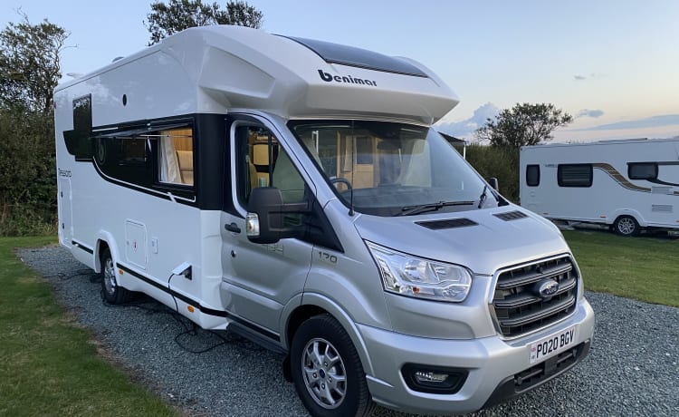 (MH001) Lovely 2020 4 berth Automatic Motorhome with Island bed