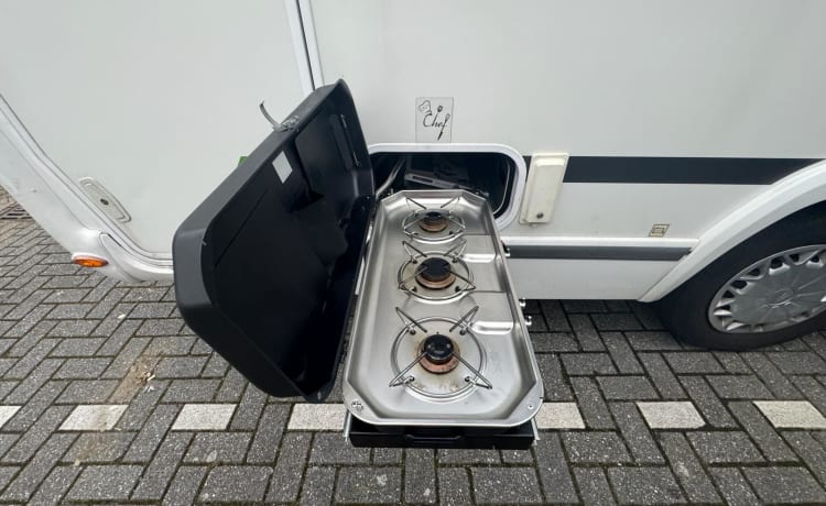 5 person Luxury camper with barbecue included 