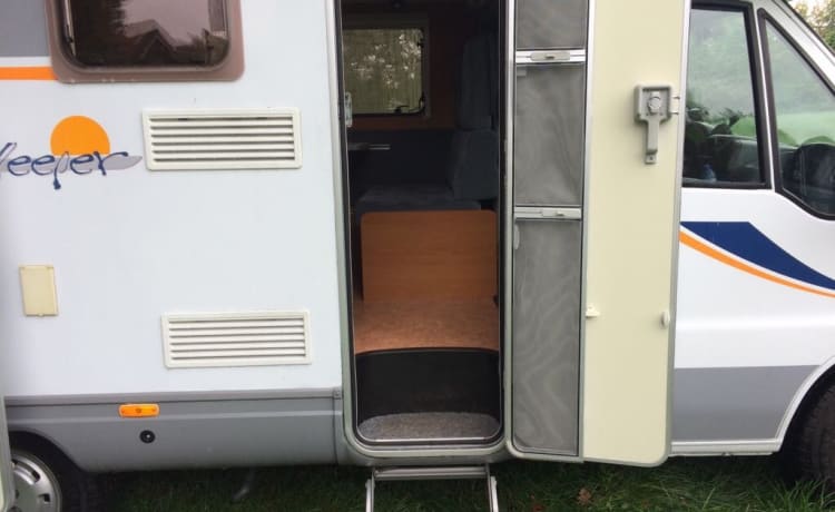 Beau camping-car familial spacieux 6p personne avec climatisation