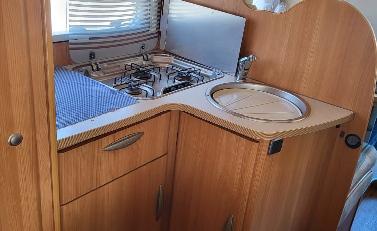 4p Chausson semi-integrated uit 2009