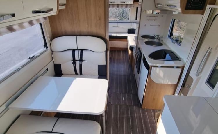 Eddie – Luxurious 6 berth RollerTeam Motorhome.