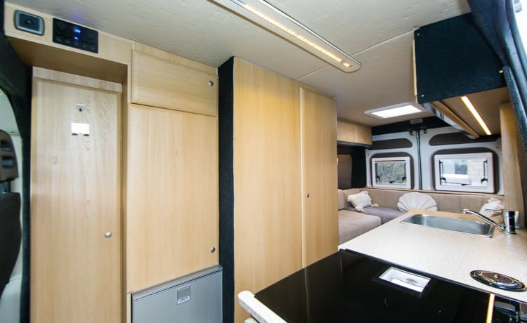 Lottie - Luxury 2 Berth Campervan