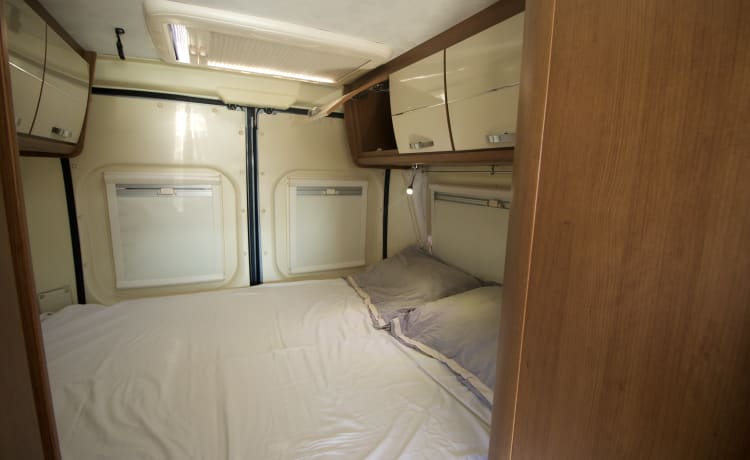 Skippy – Camper per autobus completo di lusso bello e robusto.