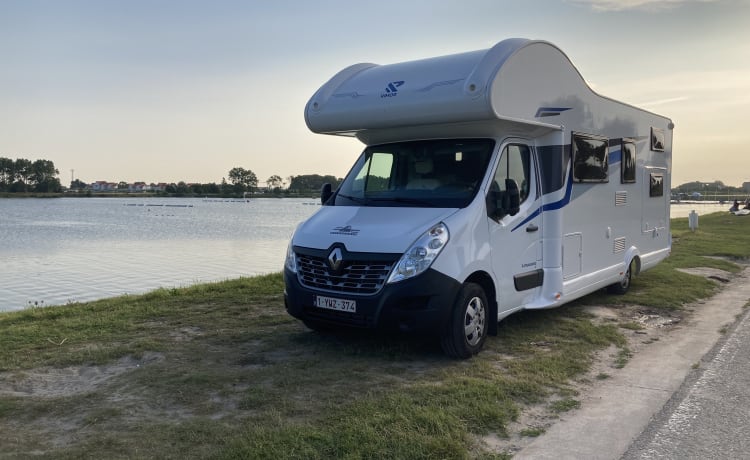 Spacious family camper