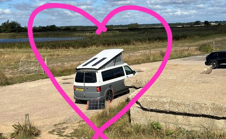 Mandy – 4 berth Volkswagen campervan from 2018