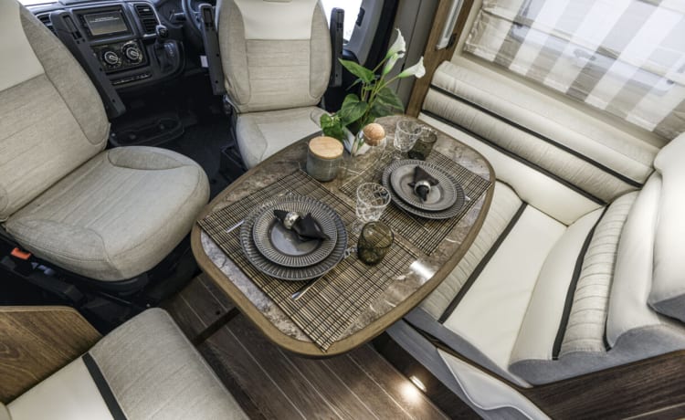 Julz – Top of Range Luxury Motorhome Fully Kitted Out