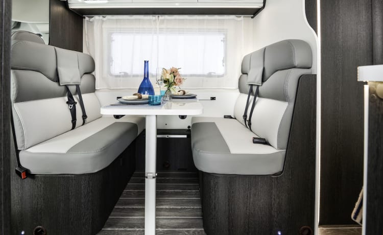 Gladys – Zefiro 675. Nuovo camper di lusso a 6 posti letto del 2022. Noto come ''Gladys''.