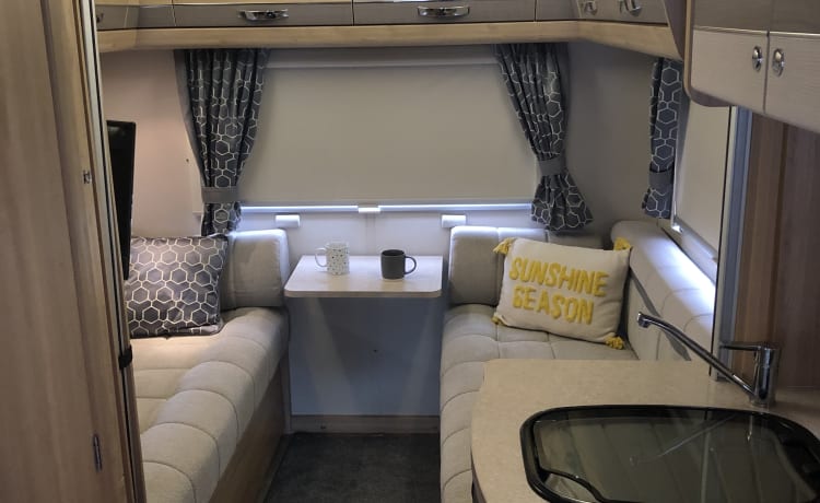 Precious!  – 6 berth Peugeot semi-integrated from 2017