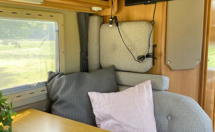 Camping-car alcôve 5 p super spacieux, frais et confortable