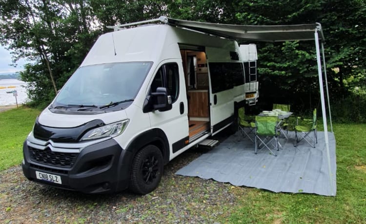 Regianna – 4 Schlafplätze Citroën Relay 2023 Off-Grid-Umstellung