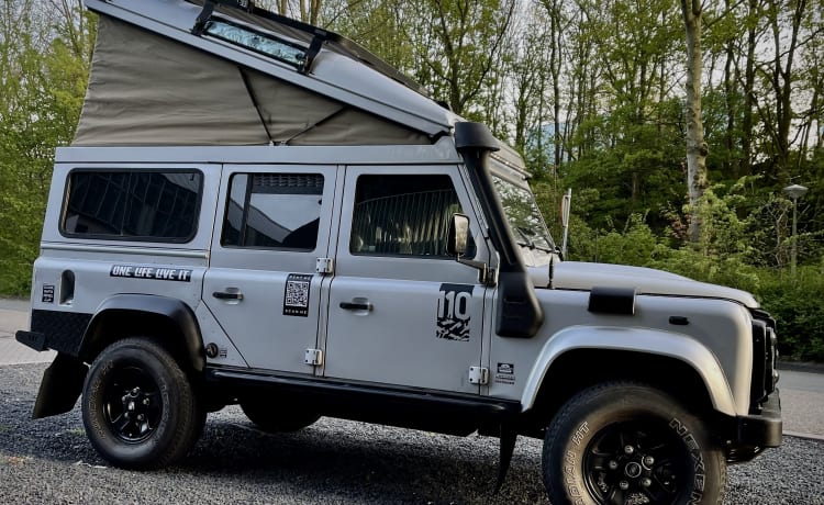 The Silver Bullit – Land Rover Defender (NL) 4x4 Einzigartiger Offroad-Wohnmobil nach Maß