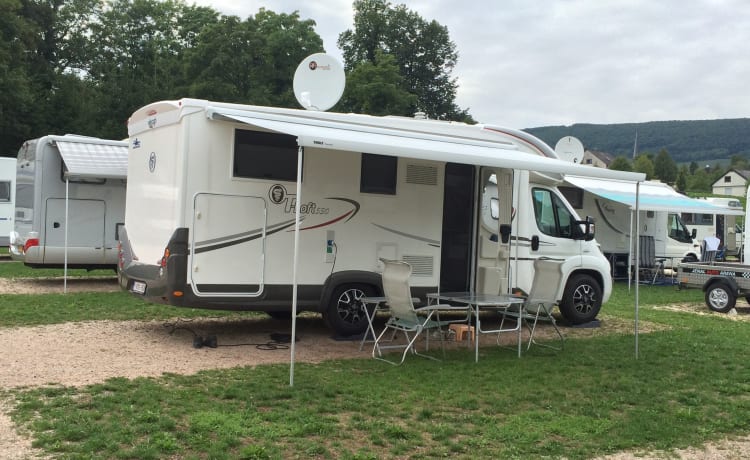 MOBI – Mooie, ruime, betaalbare 2 persoons motorhome in perfecte staat