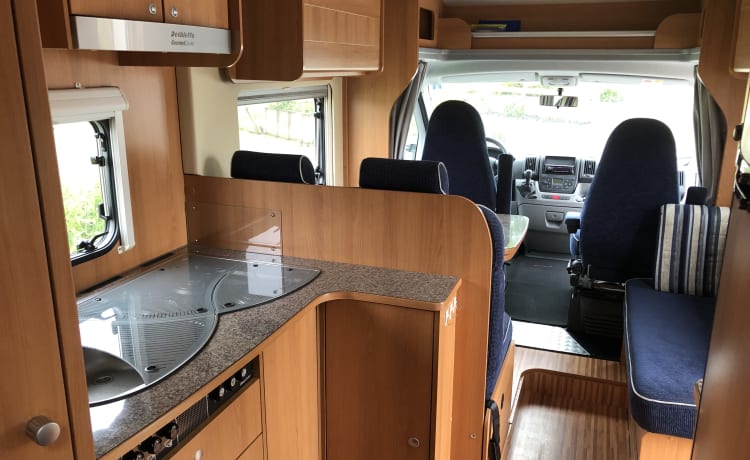 Very neat 4 person Dethleffs family camper!